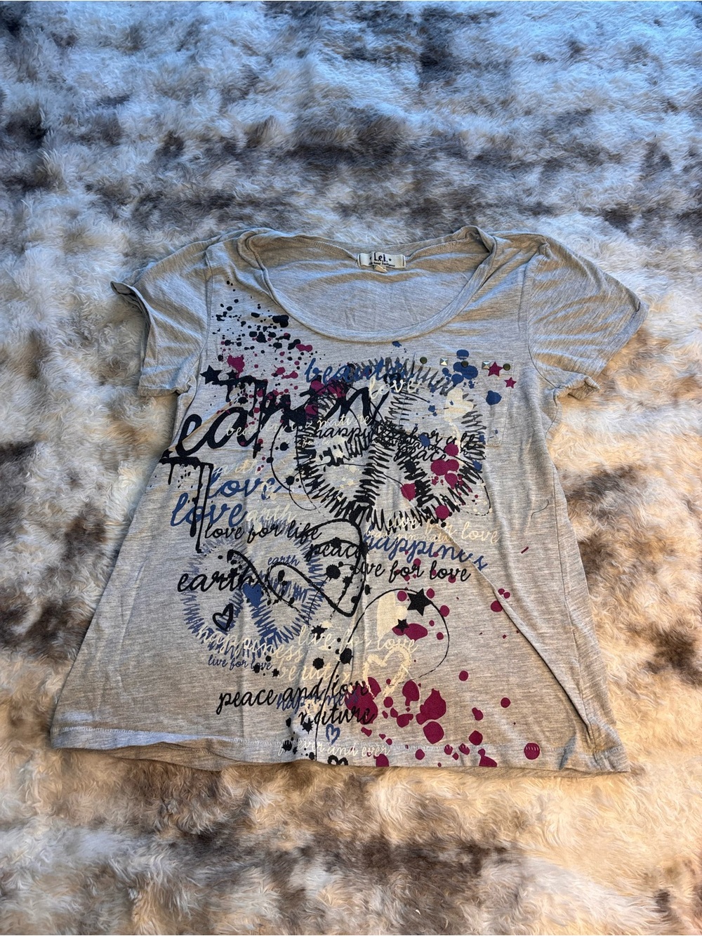 lei Light Heather Gray Scoop Neck Tee with Branded Tag